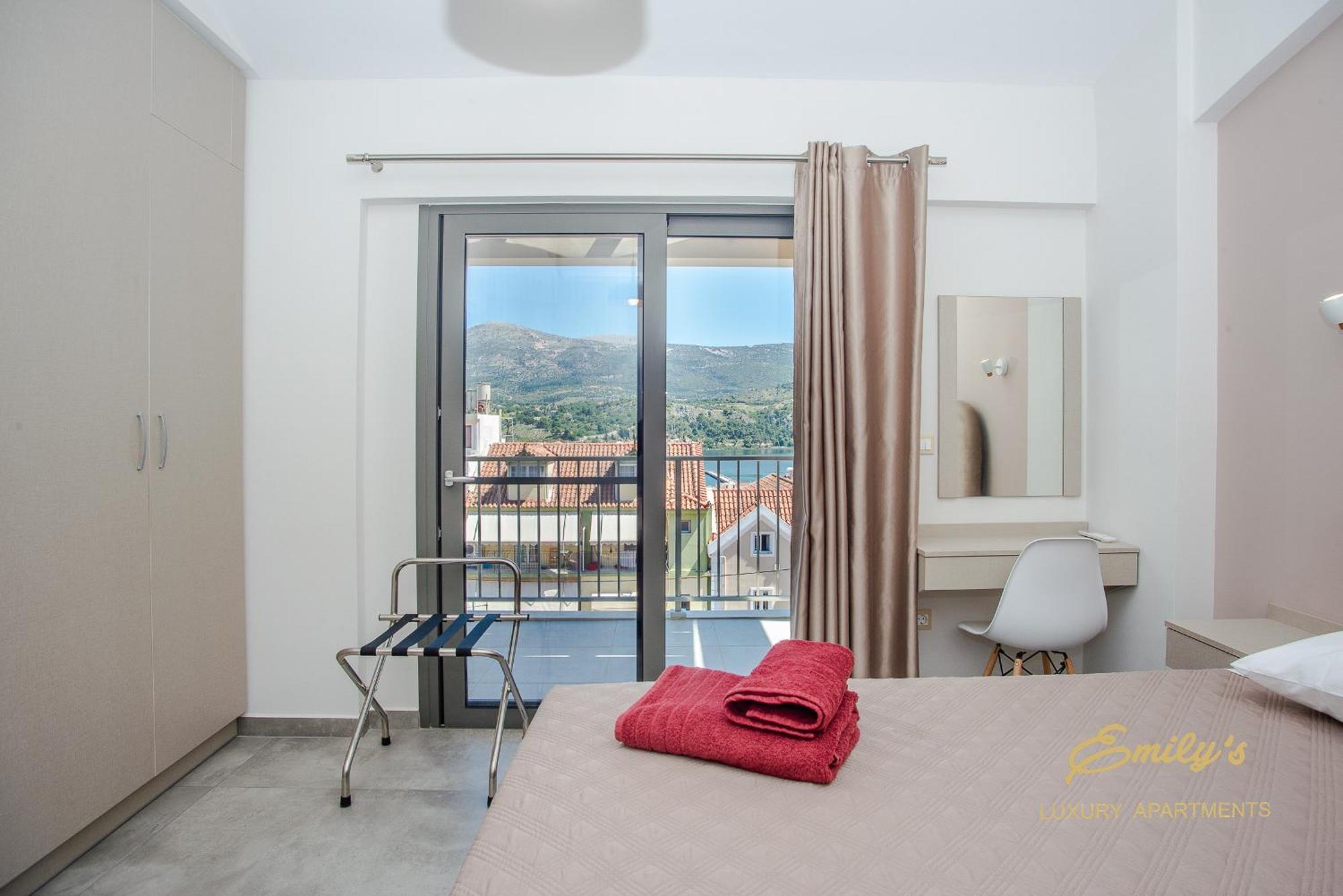Emily'S Luxury Apartments Argostoli  Exterior photo