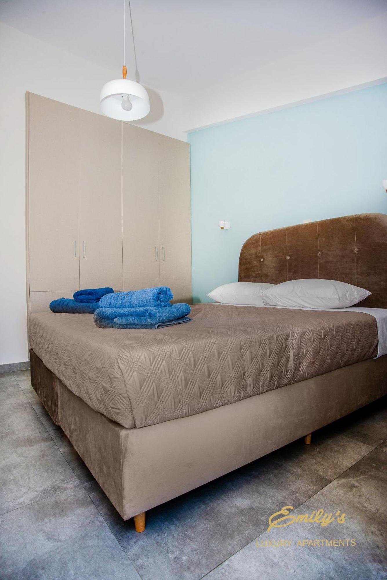 Emily'S Luxury Apartments Argostoli  Exterior photo