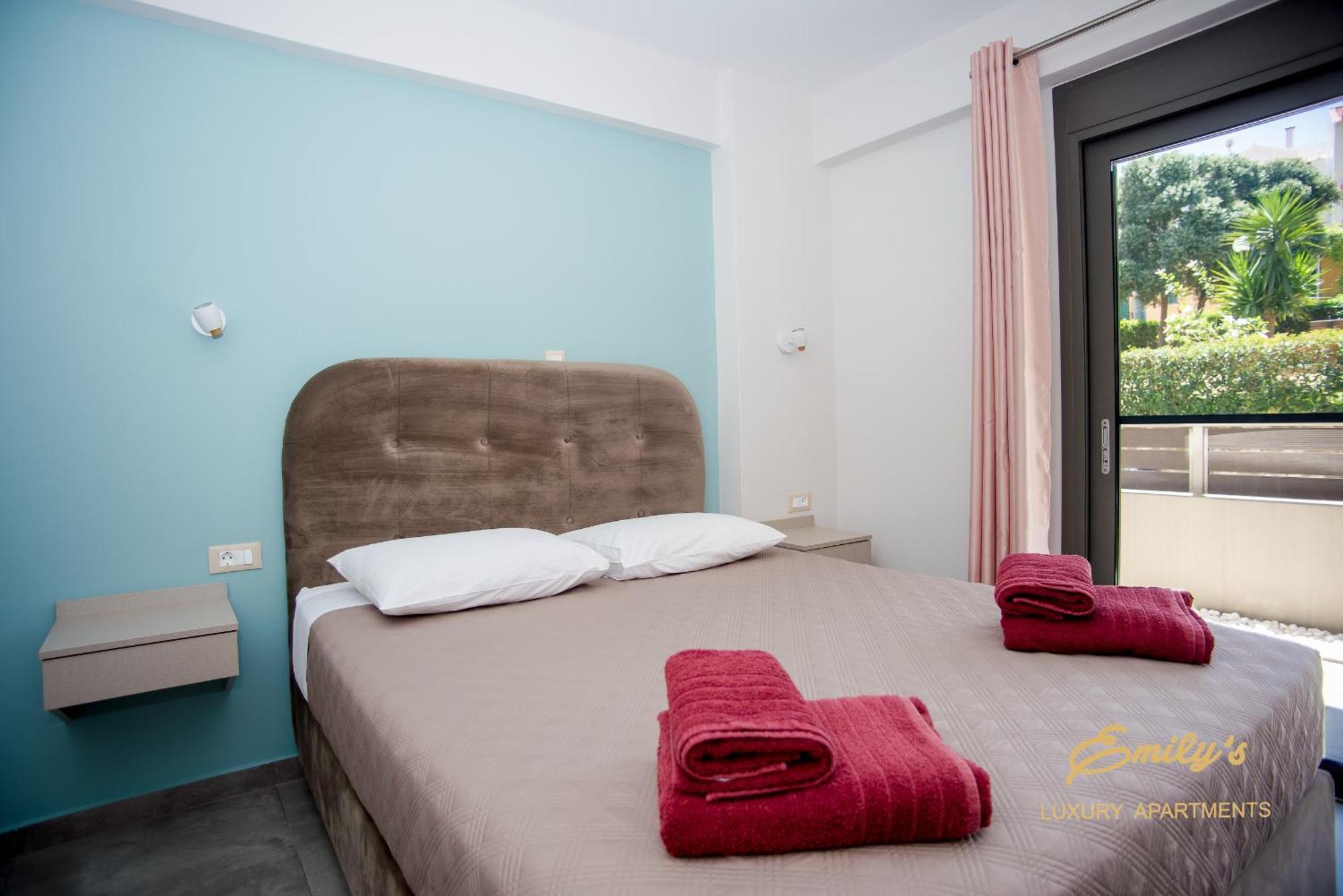 Emily'S Luxury Apartments Argostoli  Exterior photo