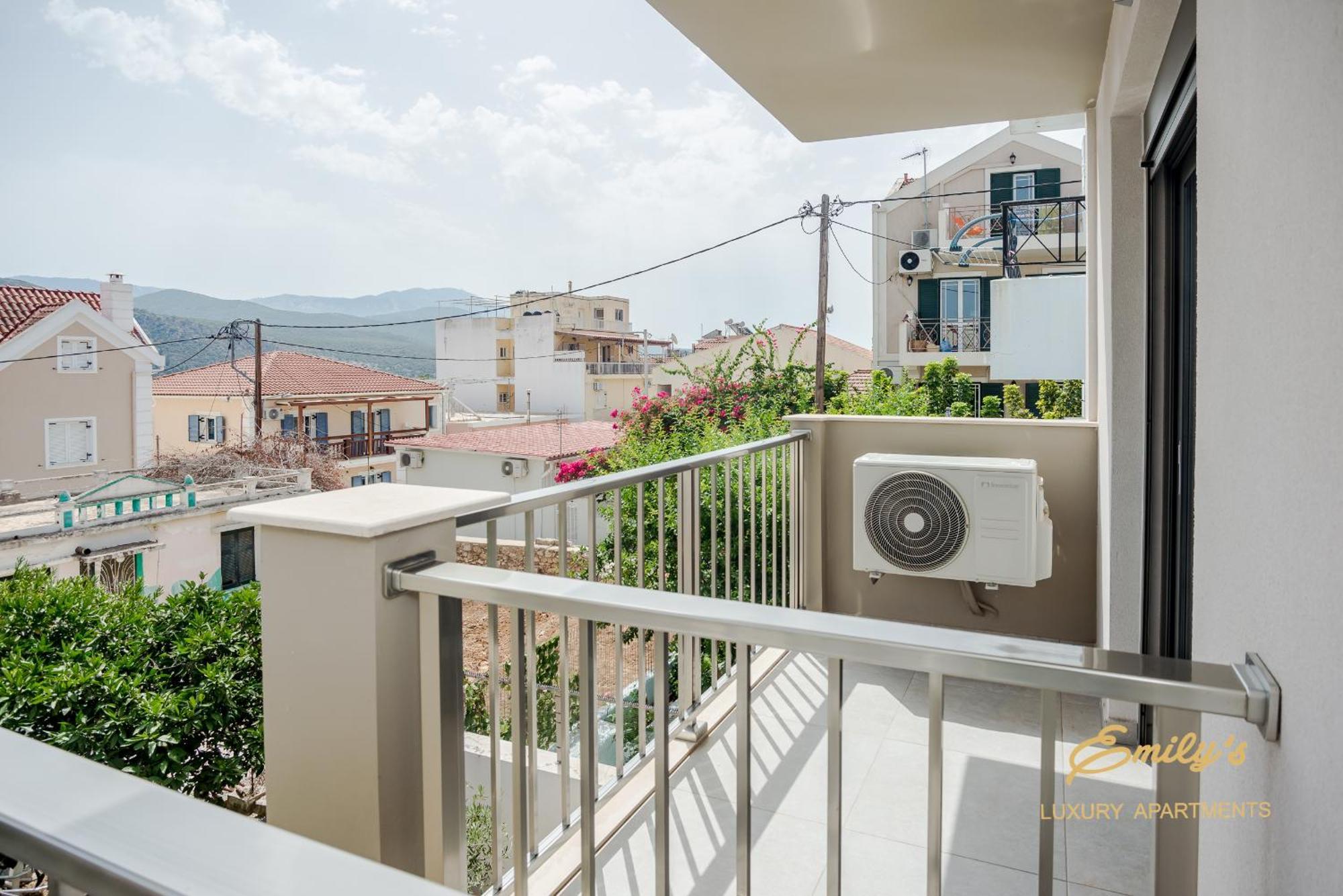 Emily'S Luxury Apartments Argostoli  Exterior photo